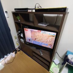 テレビ台とテレビセットの画像