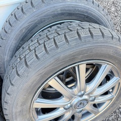 アルミホイールスタッドレスタイヤの画像