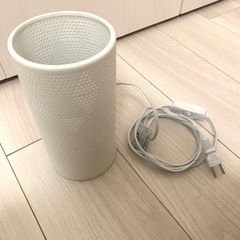 【無料】テーブルランプ（ニトリ／ジオメトリ）※コードに傷あり
の画像