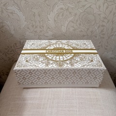 ディオール　Dior  サンククルール　アイシャドウ　ヴェルニ ネイル　ギフトボックス お譲りしますの画像