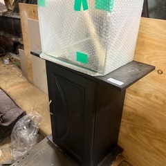 水槽と水槽台の画像