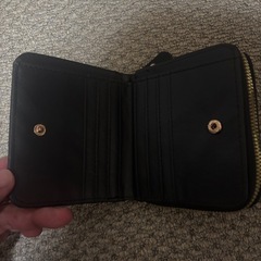 二つ折り財布の画像