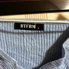 ❤️かわいいです❤️ BTFBM 水色 クロスオーバーVネック Sの画像
