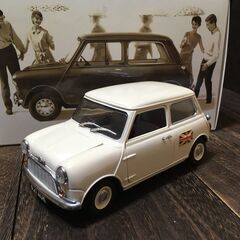 1/18　スケ－ル 京商　Kyosho Morris MiniCooperS MK1 1275S 50周年 モデル 【h251202001】の画像
