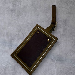 Valentino Garavani バゲージタグ ネームタグ スタッズ レザーの画像