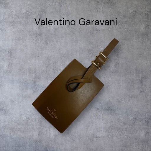 Valentino Garavani バゲージタグ ネームタグ スタッズ レザー