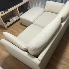 ソファと布団の画像