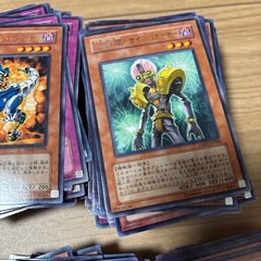 遊戯王カード  銀文字レア550枚の画像