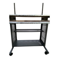 パソコンデスクの画像