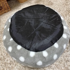 ペット用　クッション　壺型の画像