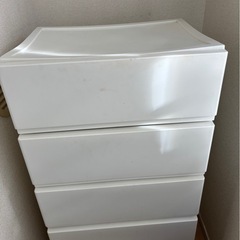 白の収納ケースの画像