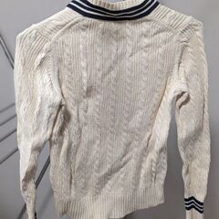 UNIQLO Vネック ニットセーターの画像