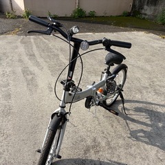 折り畳み自転車の画像