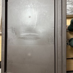 プラスチック製の4段チェストの画像