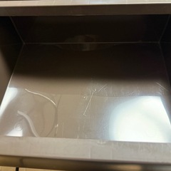 プラスチック製の4段チェストの画像