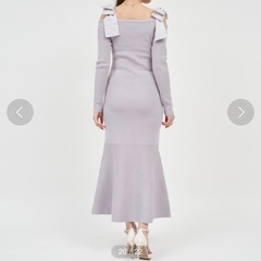 ロイヤルパーティーの肩リボンワンピースです☺️の画像