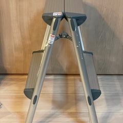 2段脚立（折りたたみ）アルミ踏み台／作業用に の画像