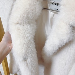 ZARA フェイクファージャケット ZW COLLECTION ホワイト 白の画像