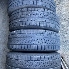 ピレリ　スタッドレスタイヤ　225/60R17　の画像