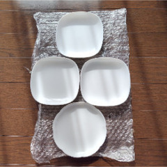 新品、中古の食器などの画像