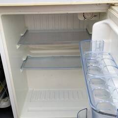 代理出品　中古品冷蔵庫　受渡は上野宮国　2500円　引越しに伴い格安にて販売いたします　早めの受取優先致しますの画像
