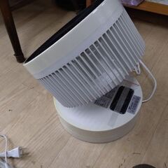 定価15000円　2019年極上美品　高性能　サーキュレーター　2500円から4000円　ストーブ エアコン の対流　扇風機の画像