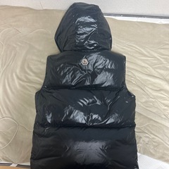 モンクレール　ダウンベストの画像