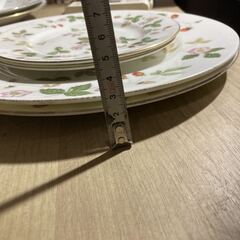 Wedgwood ウエッジウッド 皿 花柄 約18cm 27cm それぞれ2枚 4枚セット プレート ソーサー 大皿 中皿の画像