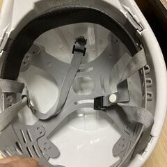 詳細不明 工事 ヘルメット 白 保護帽 現場 作業 防災 防災用 災害の画像