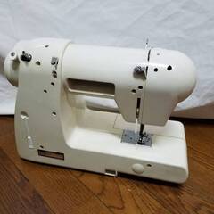 SINGER シンガー ミシン Qtie 家庭用 コンパクトミシン 動作確認済みの画像