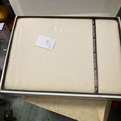 ニナリッチ Nina Ricci カシミヤ 入り 毛布 新品 未使用 箱痛み、書き込み等有りの画像