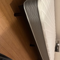 ダブルベッドの画像