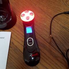 RF&EMS BEAUTY INSTRUMENT ビューティーエバー　美顔器 通電確認のみ USBケーブル断線のためジャンクにての画像