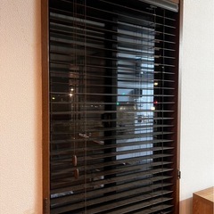   至急‼️ ウッドブラインド ダークブラウン スラット50mm幅 I型バランス付きの画像