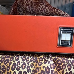 レトロな電気ストーブの画像