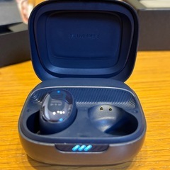 JBL LIVE FREE 2 TWS ワイヤレスイヤホン　左耳の画像