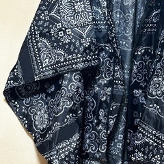 【ファスナーが閉まらない直せる方お得】雨の日  ポンチョ  ペイズリー柄の画像