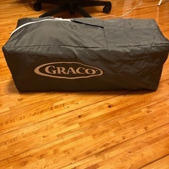 GRACOベビーベッドの画像