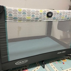 GRACOベビーベッドの画像