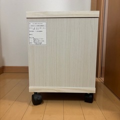 白のテレビ台の画像