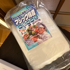 キッチンキャスターと真空パック器の画像