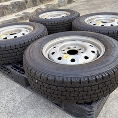 TOYO スタッドレスタイヤ2022 165/80R13LT 4本セット の画像