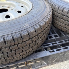 TOYO スタッドレスタイヤ2022 165/80R13LT 4本セット の画像