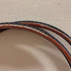 ほぼ新品！700x28c タイヤ　チューブ　セットの画像