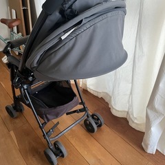 APRICA ベビーカー
の画像