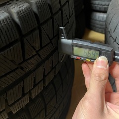 175\70r14 84Qスタッドレスタイヤbridgestone36週22年製4本(タイヤのみ)の画像