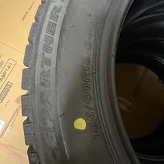 185/60r15スタッドレスタイヤbridgestone35週22年製とアルミホイール4本セットの画像
