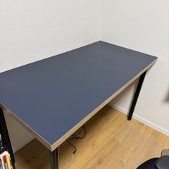 IKEA机 120cm x 60cm、 高さ70cmの画像
