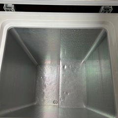 格安！上開き冷凍庫 バスケット付き　94Lの画像