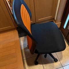 回転椅子の画像